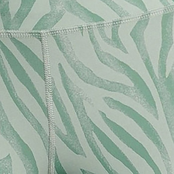 6. Xersion Womens High Rise Quick Dry 7/8 Ankle Leggings - Picture 1 of 6